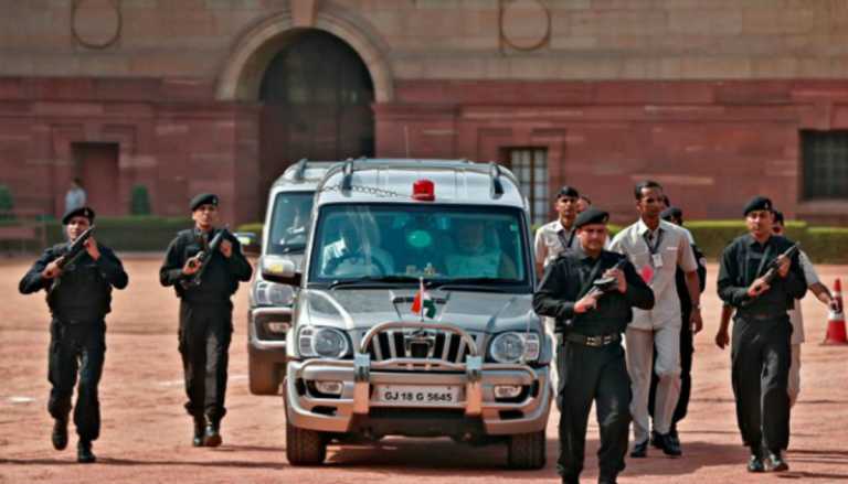 THE VIP CULTURE IN INDIA WILL EVER END? 3 COPS TO PROTECT EACH VIP BUT, ONLY 1 COP FOR 663 COMMON MAN