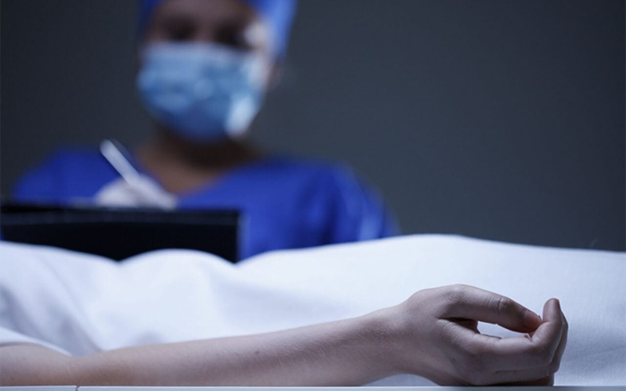 15-Year-Old Chokes Her Mother To Death
