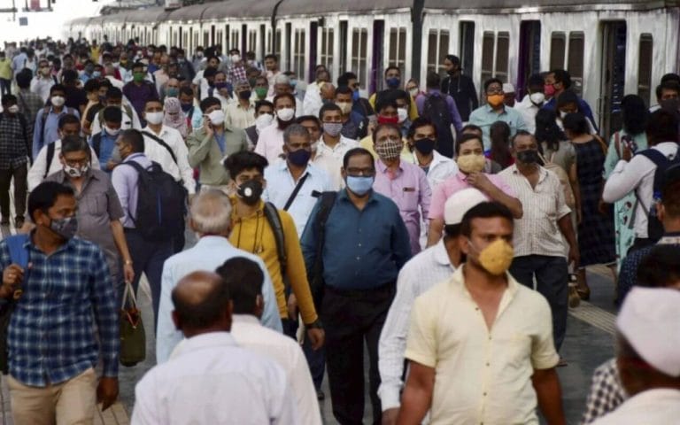 Traveling In Mumbai Local