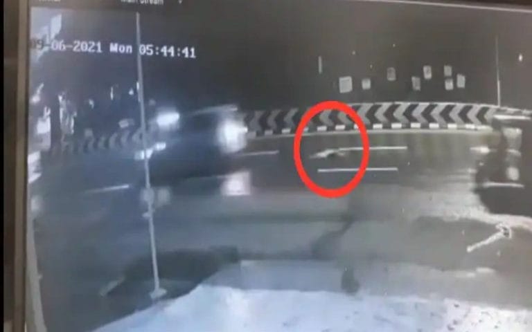 Half Naked Body Of Girl Thrown Out of SUV
